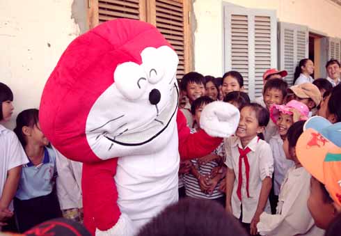 Poor children given presents for International Children’s Day